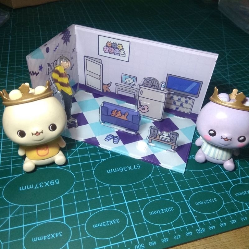 Twotuckgom figure Honeygom zizigom Diorama