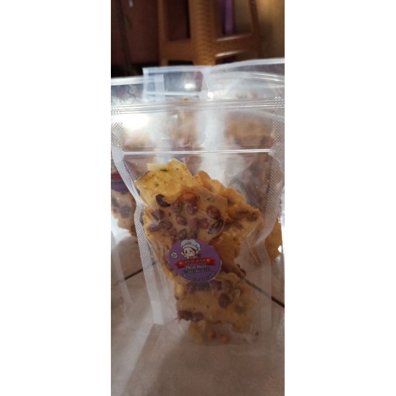 

peyek kacang gurih