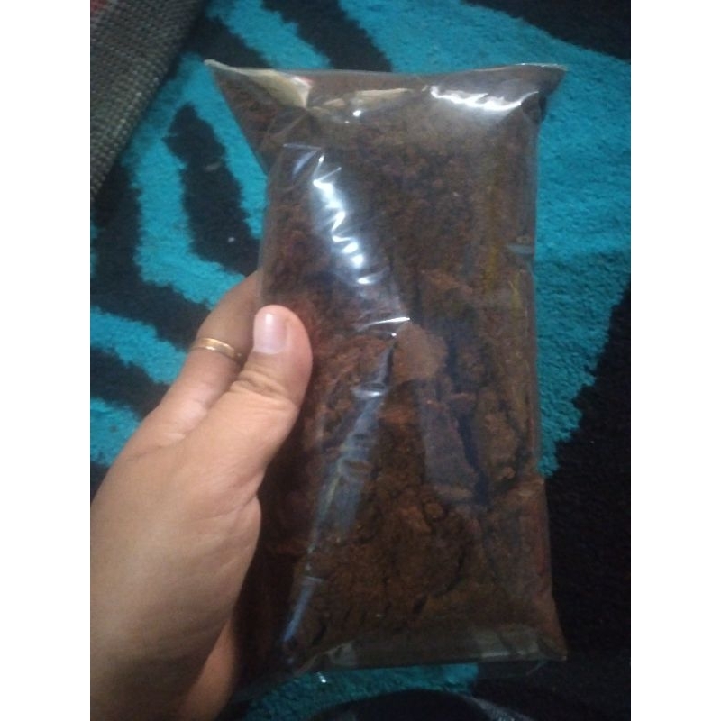 

kopi bubuk kopi tubruk khas malang tidak halus ada butiran2 kopinya