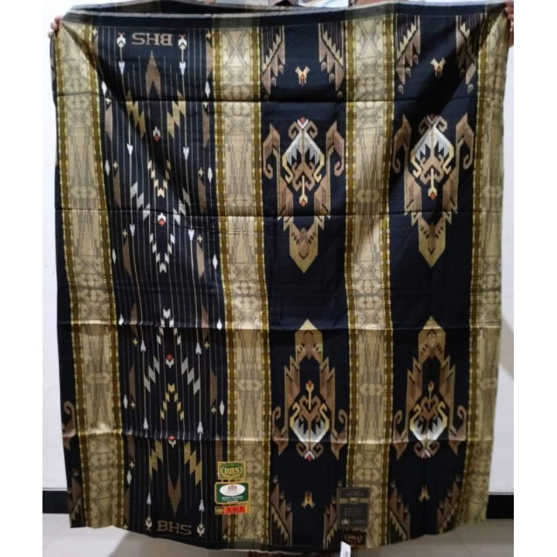 SARUNG BHS SGE GOLD  SUTERA SPUNSILK 210 HITAM LIMITED EDITION