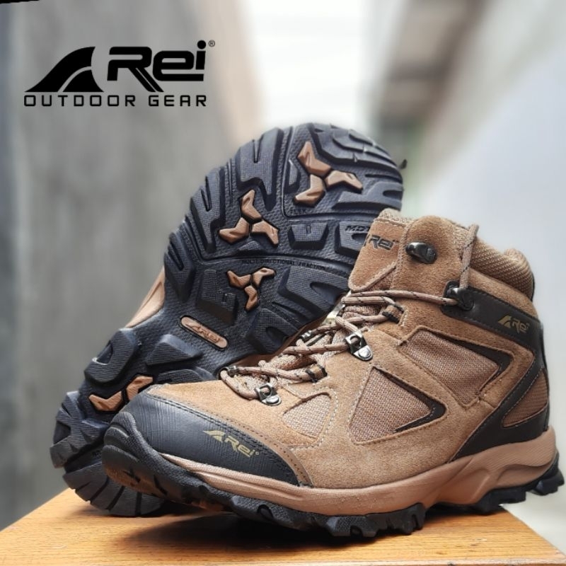 Sepatu Outdoor rei original black smith Sepatu Gunung arei black smith Bnib