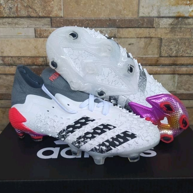 Sepatu Bola Anak Adidas Predator Freak.1 Low White Red Fg