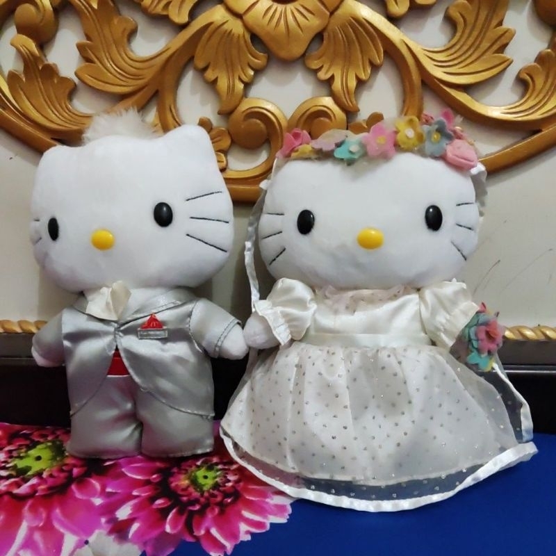 Boneka hello kitty wedding penggantin