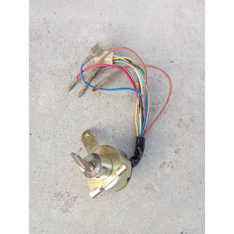 Kunci utama Yamaha V-75