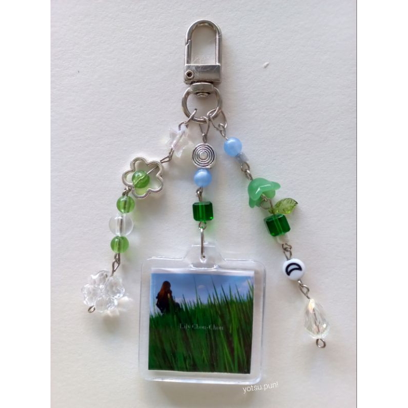 《Lily chou-chou frame keychain》