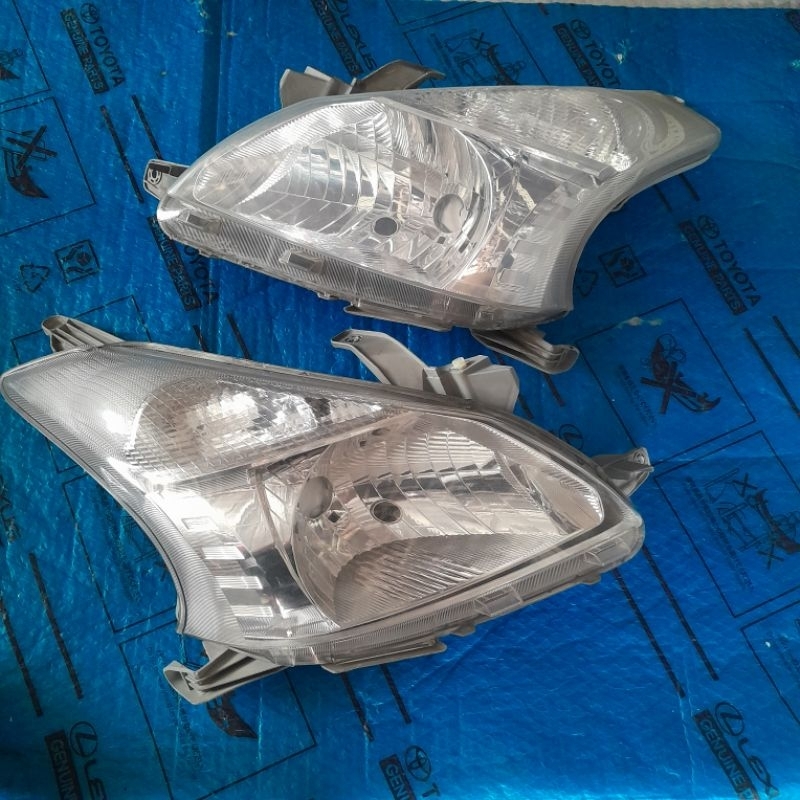Headlamp Lampu Depan Mobil Avanza Xenia 2012 2013 2014 2015 Sepasang