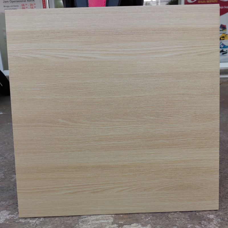KERAMIK LANTAI KAYU MURAH KIA SVANNA BEIGE 40X40 KW1