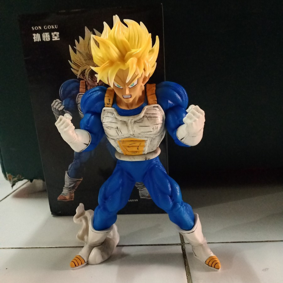 Action Figure Dragon Ball SSJ Goku armor