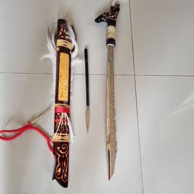 mandau etnik Dayak kalimantan panjang _+ 80 cm