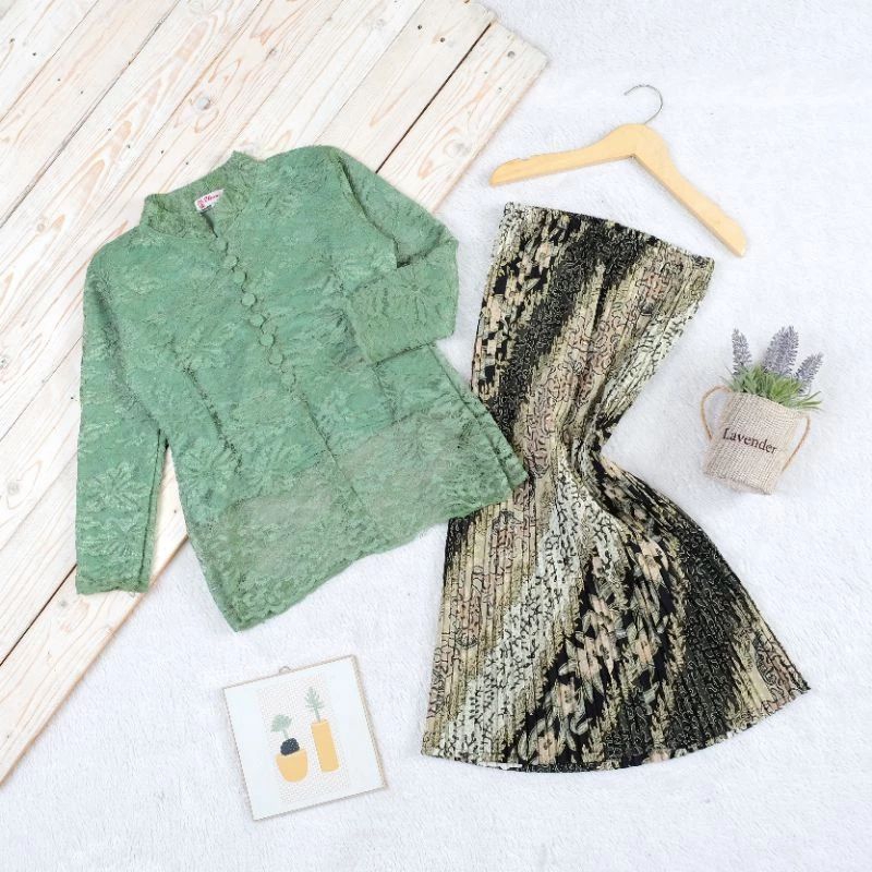 Baju setelan kebaya anak modern lengan panjang kacing rok plisket