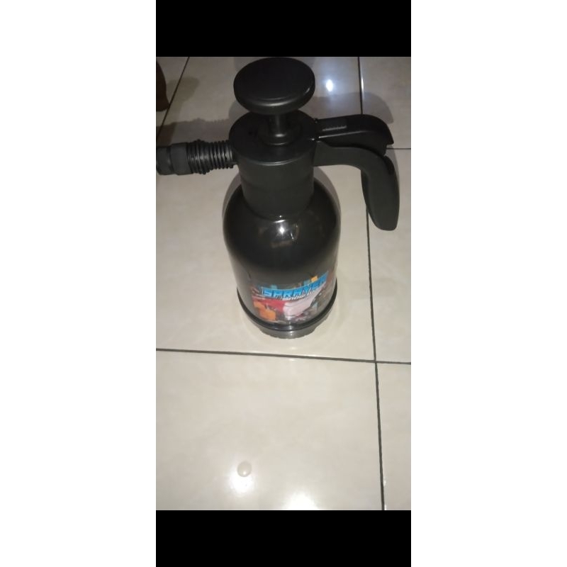 Sprayer cuci motor