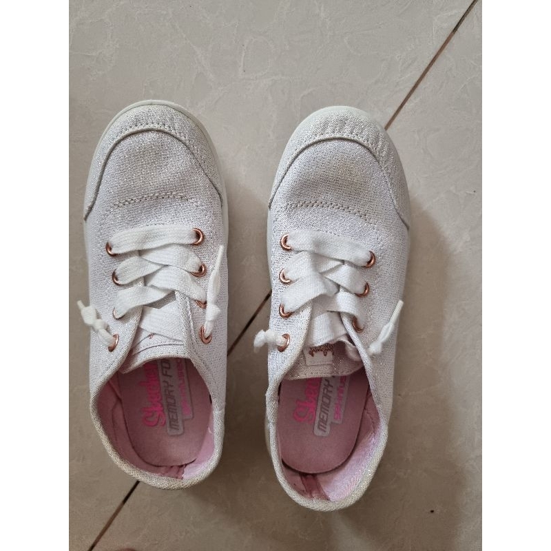 Skechers b cute girls white sneaker size 30 preloved sepatu anak perempuan olahraga