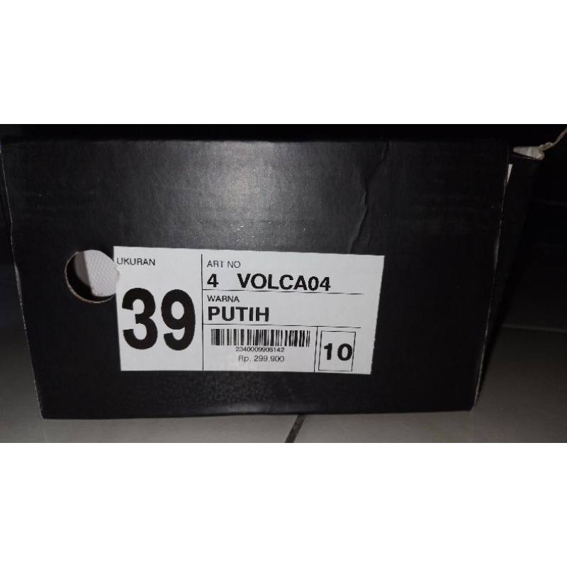 PRELOVED SEPATU PUTIH