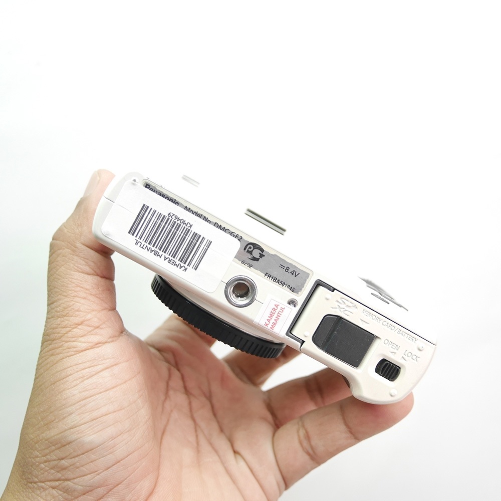 PANASONIC LUMIX GF2 BODY ONLY PUTIH LENGKAP kode 01048