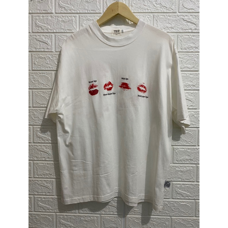 Telepati Che Kiss Me Type De Levre Tee - Kaos Baju Putih