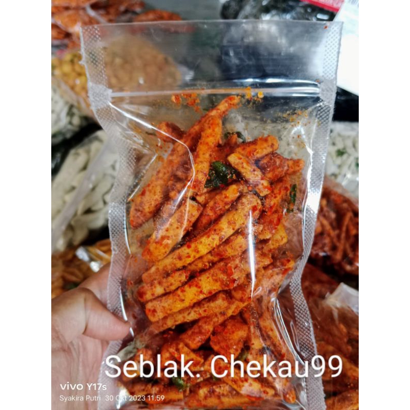 

100gr Basreng stik baso goreng pedas daun jeruk