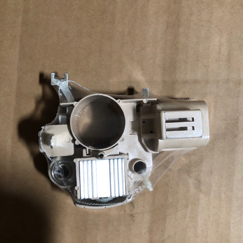USI - IC REGULATOR FORD LASER OLD 12V