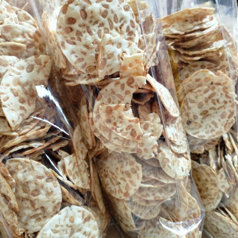 

KERIPIK TEMPE SAGU KERIPIK TEMPE CRISPY KEMASAN JUMBO RASA ORIGINAL