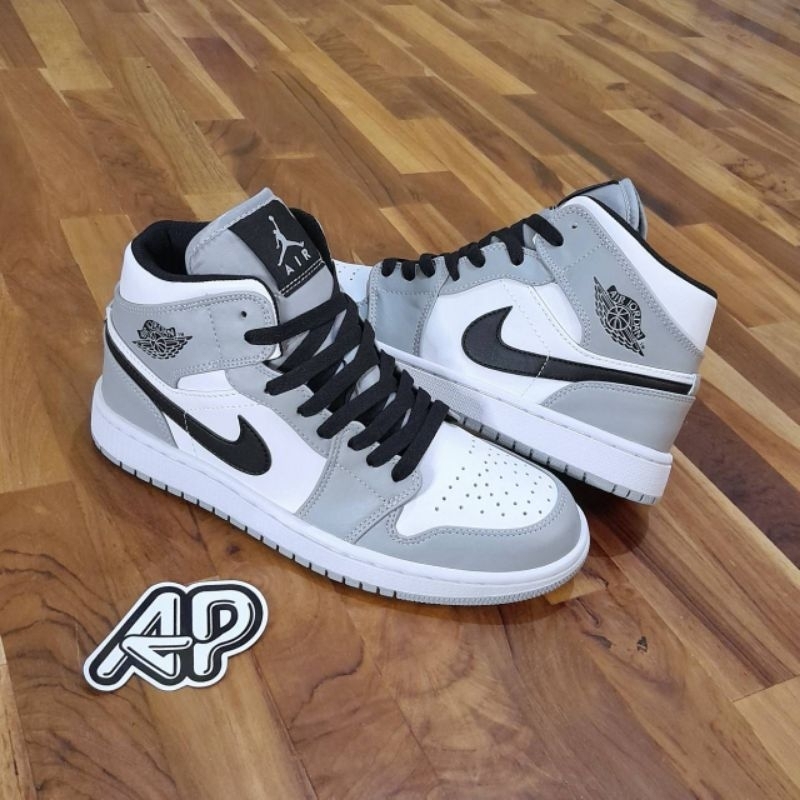 Air Jordan 1 Mid Light Smoke Grey