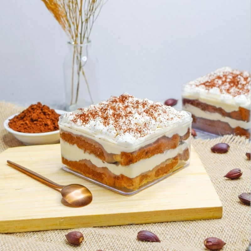 

TIRAMISU CLASSIC Dessert Box | Cake | Cookies | Pastry | Pudding