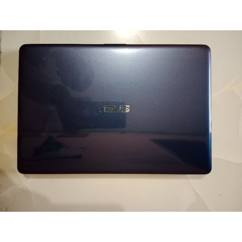 notbook asus E203MAH