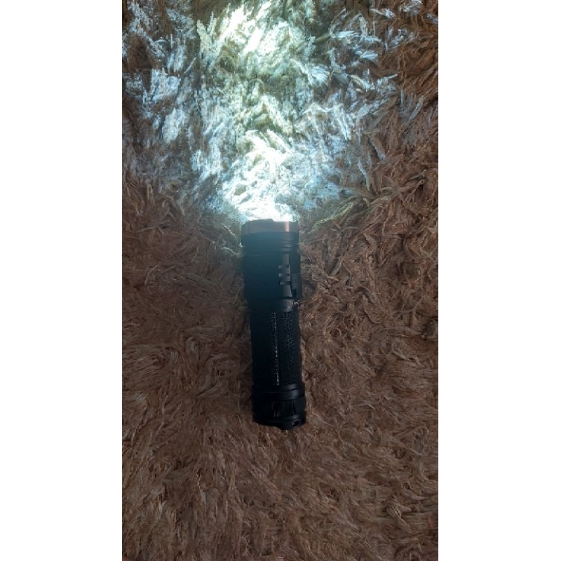 SOFIRN SP33 V3 senter LED like new