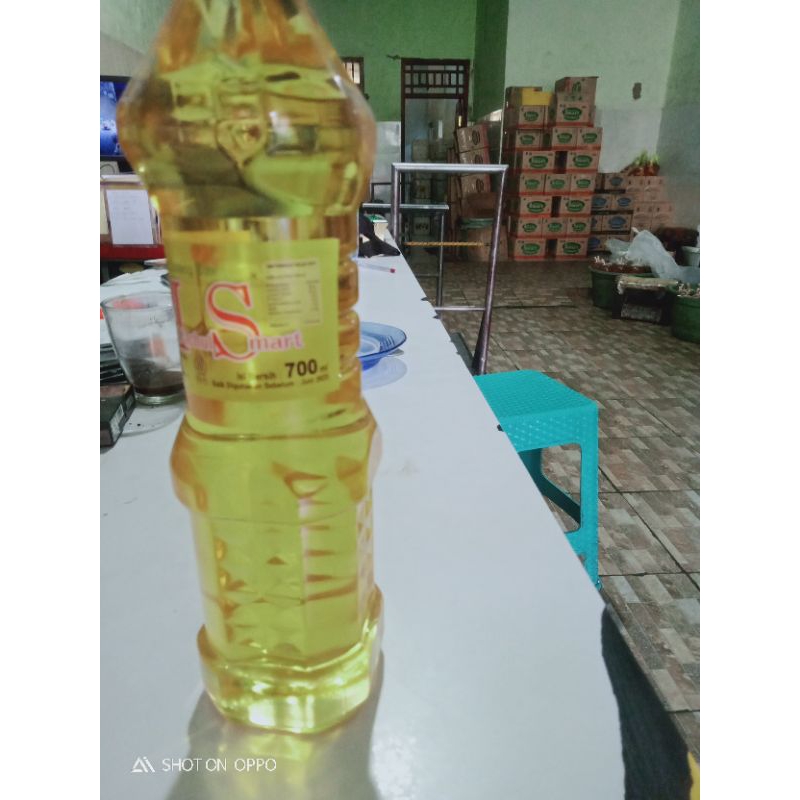 

minyak goreng 700ml (1Kardus)