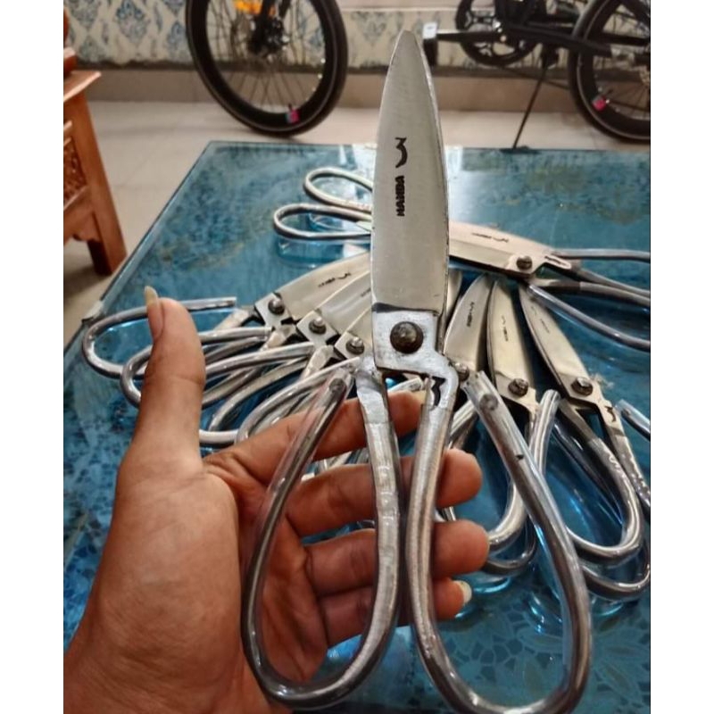 

Gunting per baja