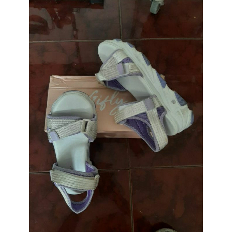 GIFLY sepatu sandal preloved