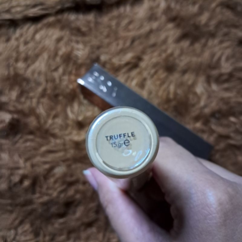 concealer esqa truffle