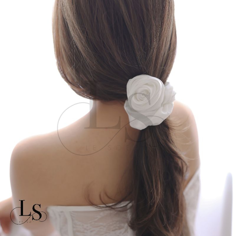 scrunchies jisoo flower /  jepit blackpink jisoo / flower jisoo