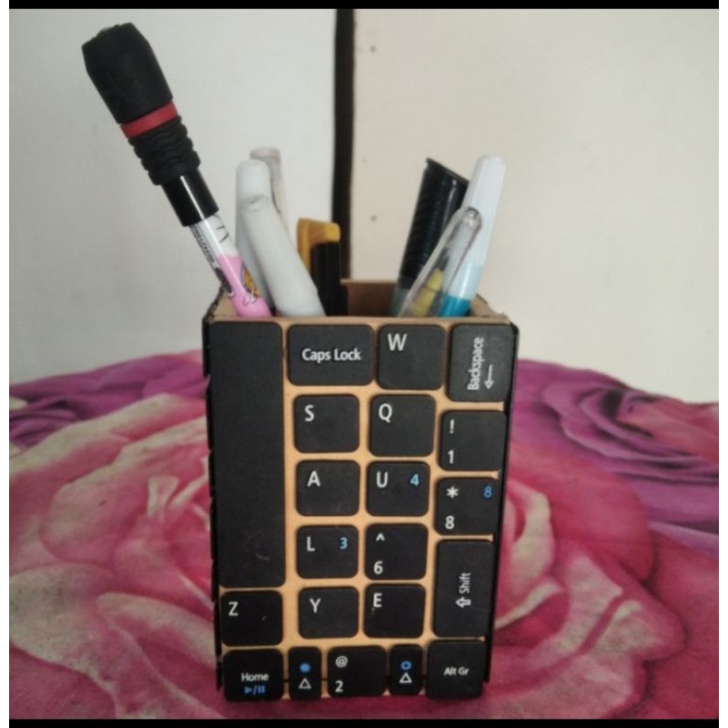 

tempat bolpen/pensil custom keyboard laptop