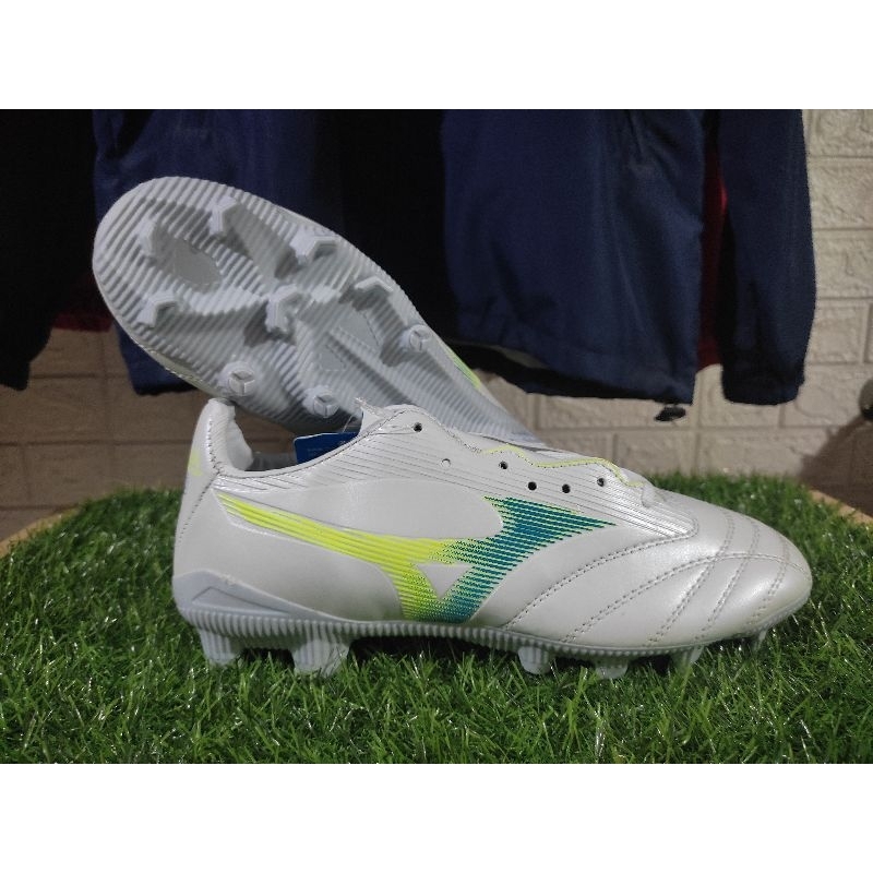 Sepatu Bola Mizuno Komponen Sol Import