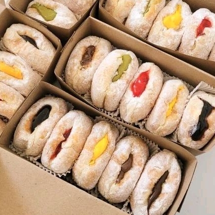 

INSTANT DONAT BOMBOLONI COKLAT STRAWBERY BLUEBERY MOKA