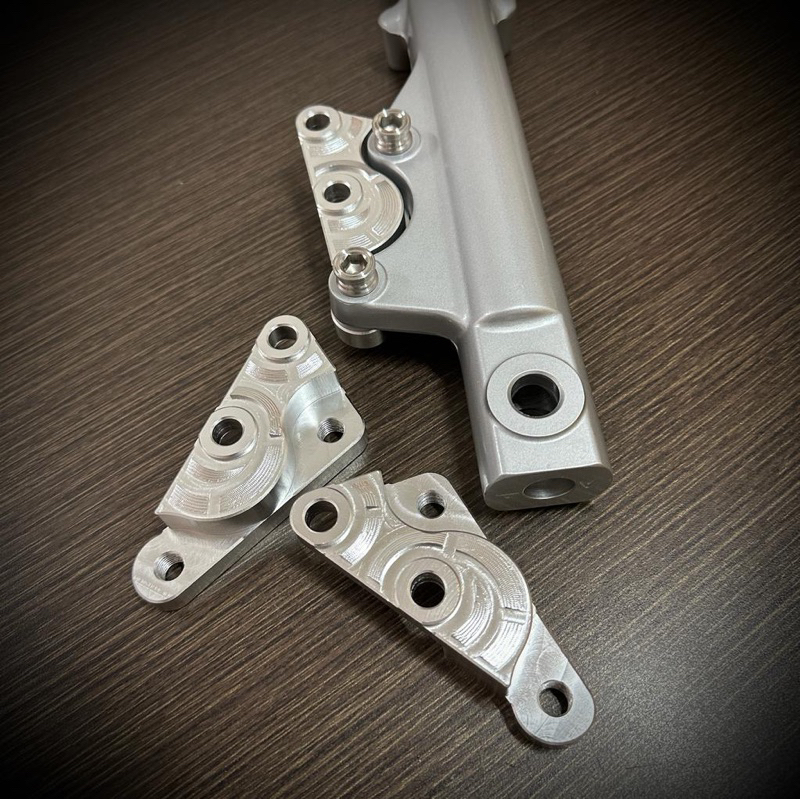 Breket kaliper brembo 4p pnp rx king new disc 300