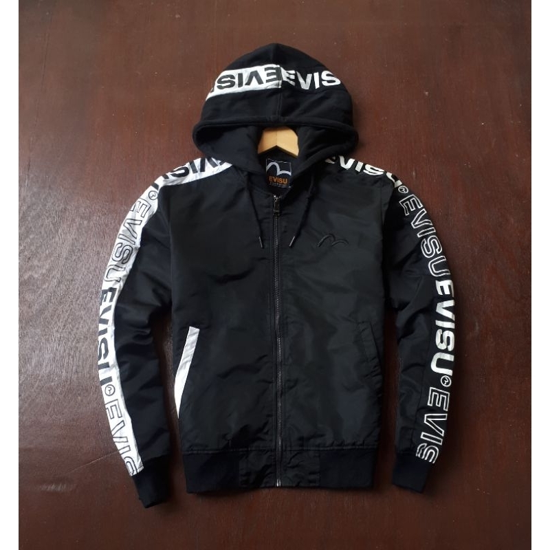 Evisu Bomber jaket size M (67x57) kondisi mulus
