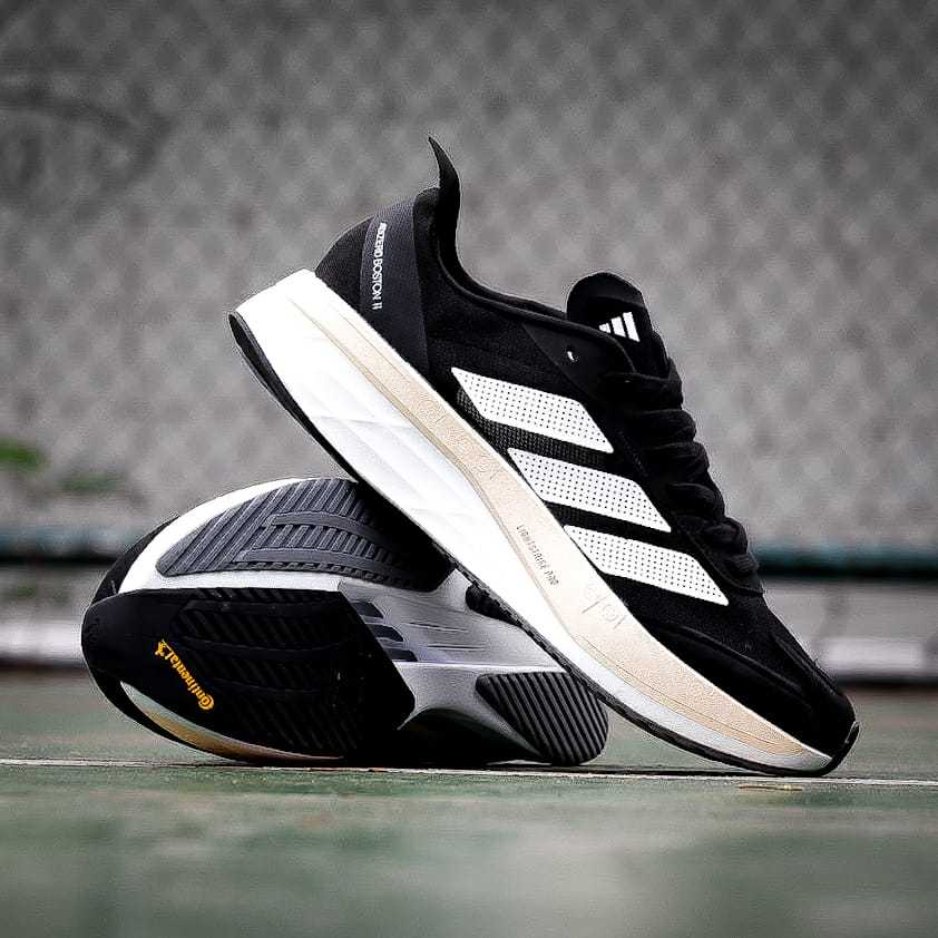 SNEKAERS MURAH ADIZERO BOSTON 11 BLACK WHITE GREY THREE