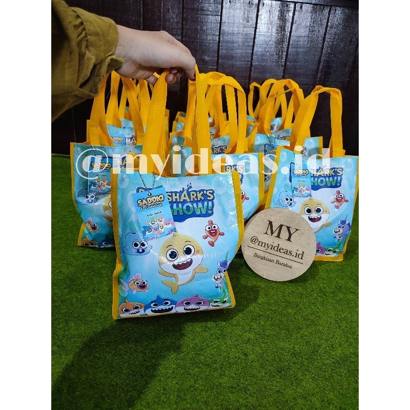 

Bingkisan ultah tas spunbond