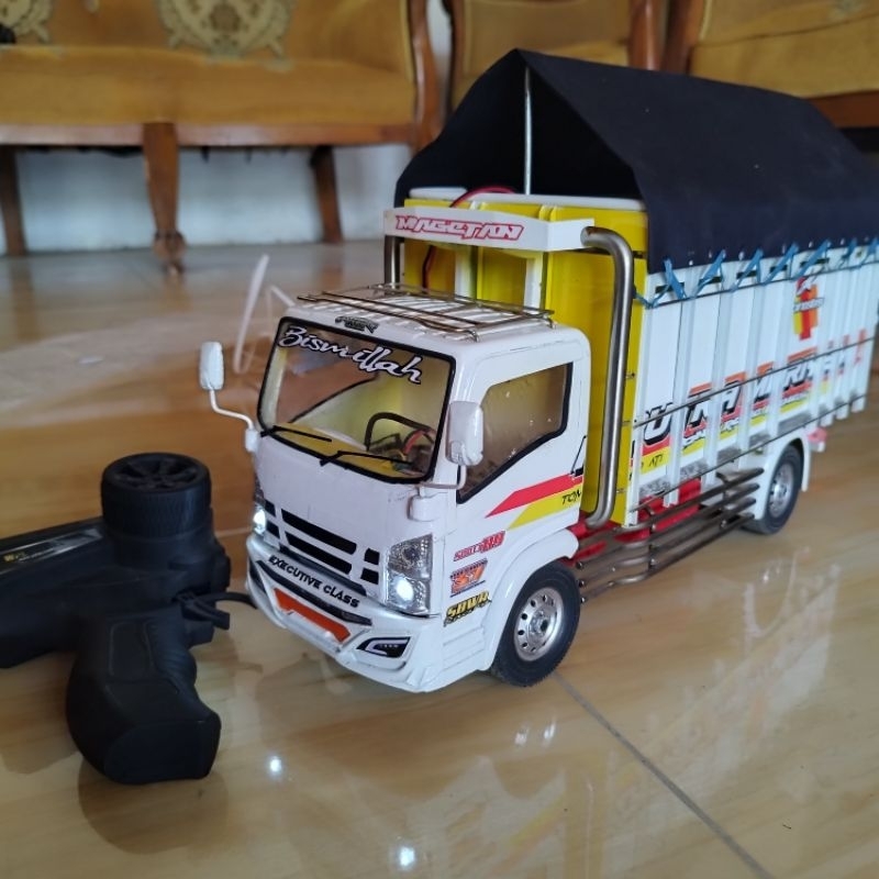 Miniatur Truk GIGA Rc truk remot