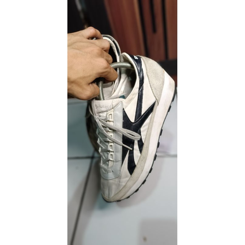 REEBOK AZTEC BLACK WHITE