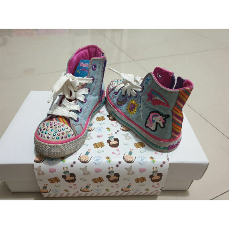 Sepatu Preloved Anak Masih Bagus Seperti Baru Lampu Masih Hidup Semua