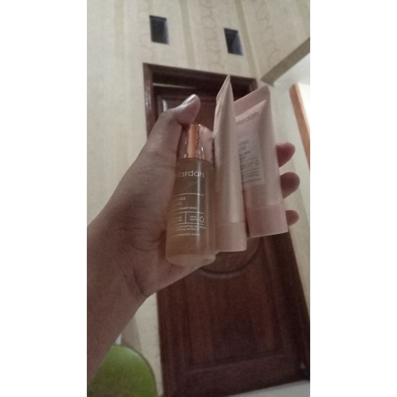 Preloved hydra rose wardah toner, sabun, krim siang travel size
