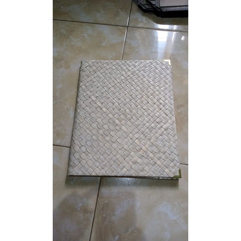 

Cover Buku Menu Polos Size A4 Bahan pandan