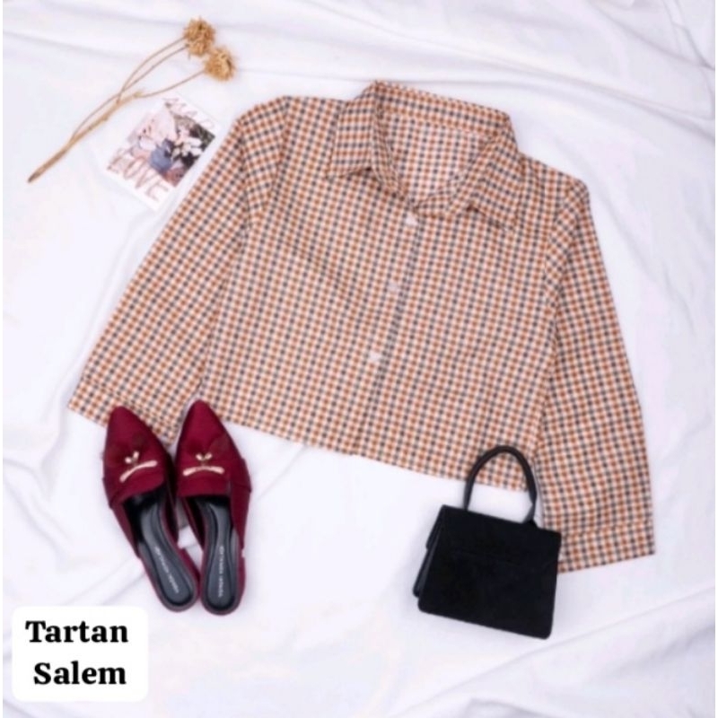 | Outfit By Dhiandra | KEMEJA CROP TARTAN SALEM - KEMEJA CROP WANITA TARTAN - KEMEJA CROP WANITA KOT