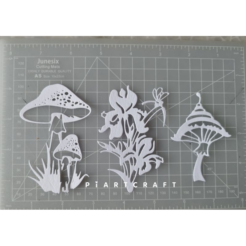 

FLoraL isi 3 pcs - Dies cut / cut dies DIY scrapbook / vintage journal / album / diary