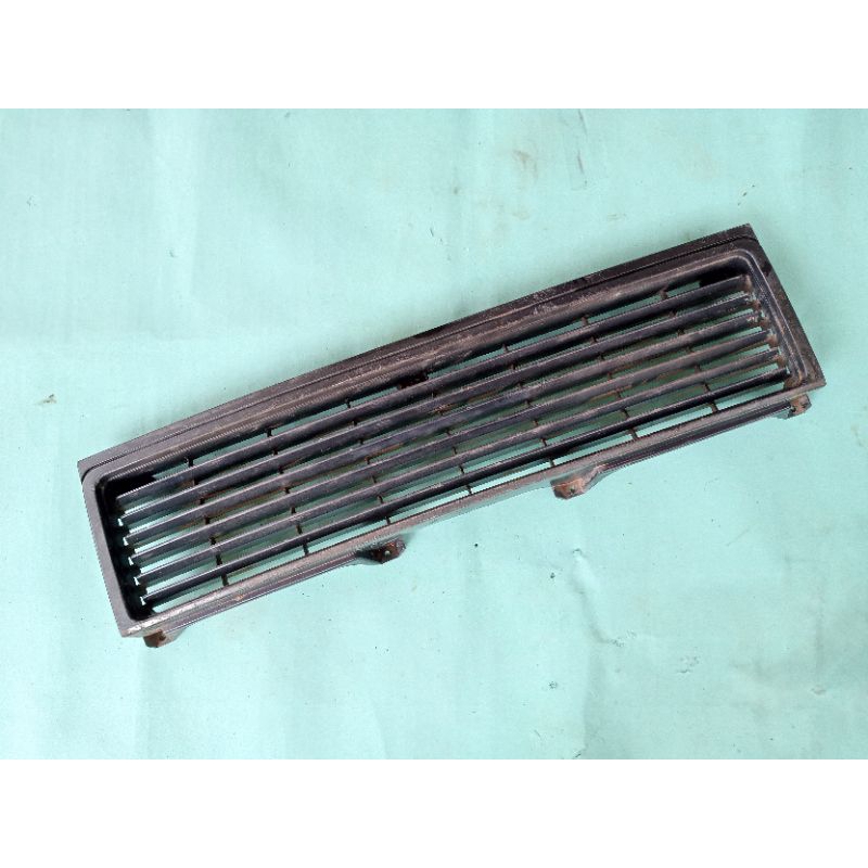 Grill depan Isuzu Panther Lama 2.3 original copotan