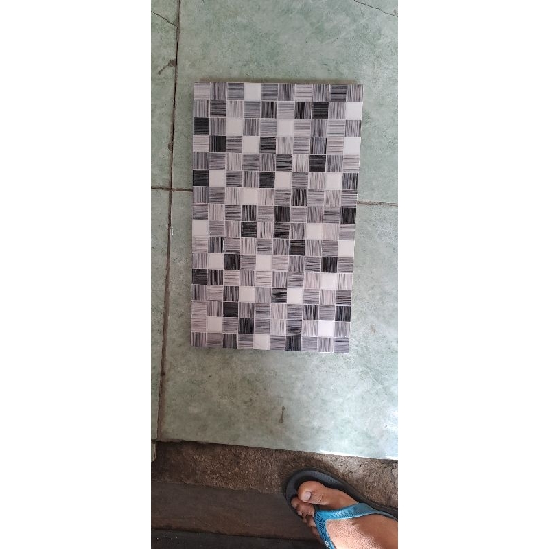 keramik kilap timbul motif mozaik warna biru,putih,abu,hijau uk 25x40 by asia tile