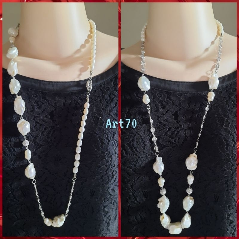Kalung panjang dari mutiara barok besar putih mix mutiara air tawar oval