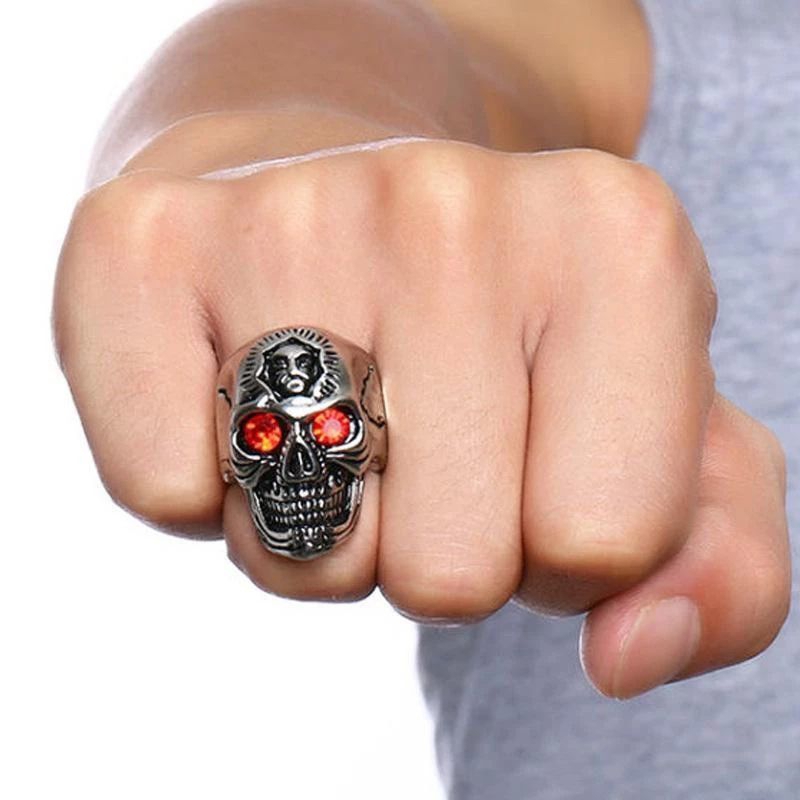 Cincin motif tengkorak punk rock ruby skull ring