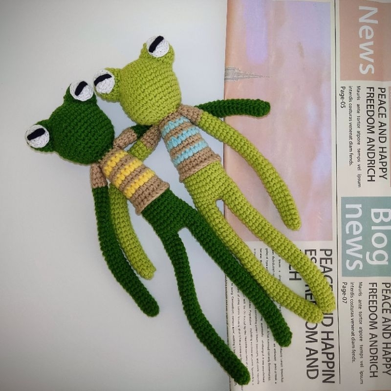Boneka kodok rajut, amigurumi frog